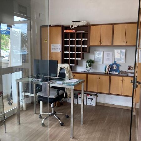 Malvarrosa Beach Rooms Валенсия Екстериор снимка