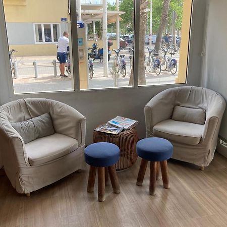 Malvarrosa Beach Rooms Валенсия Екстериор снимка