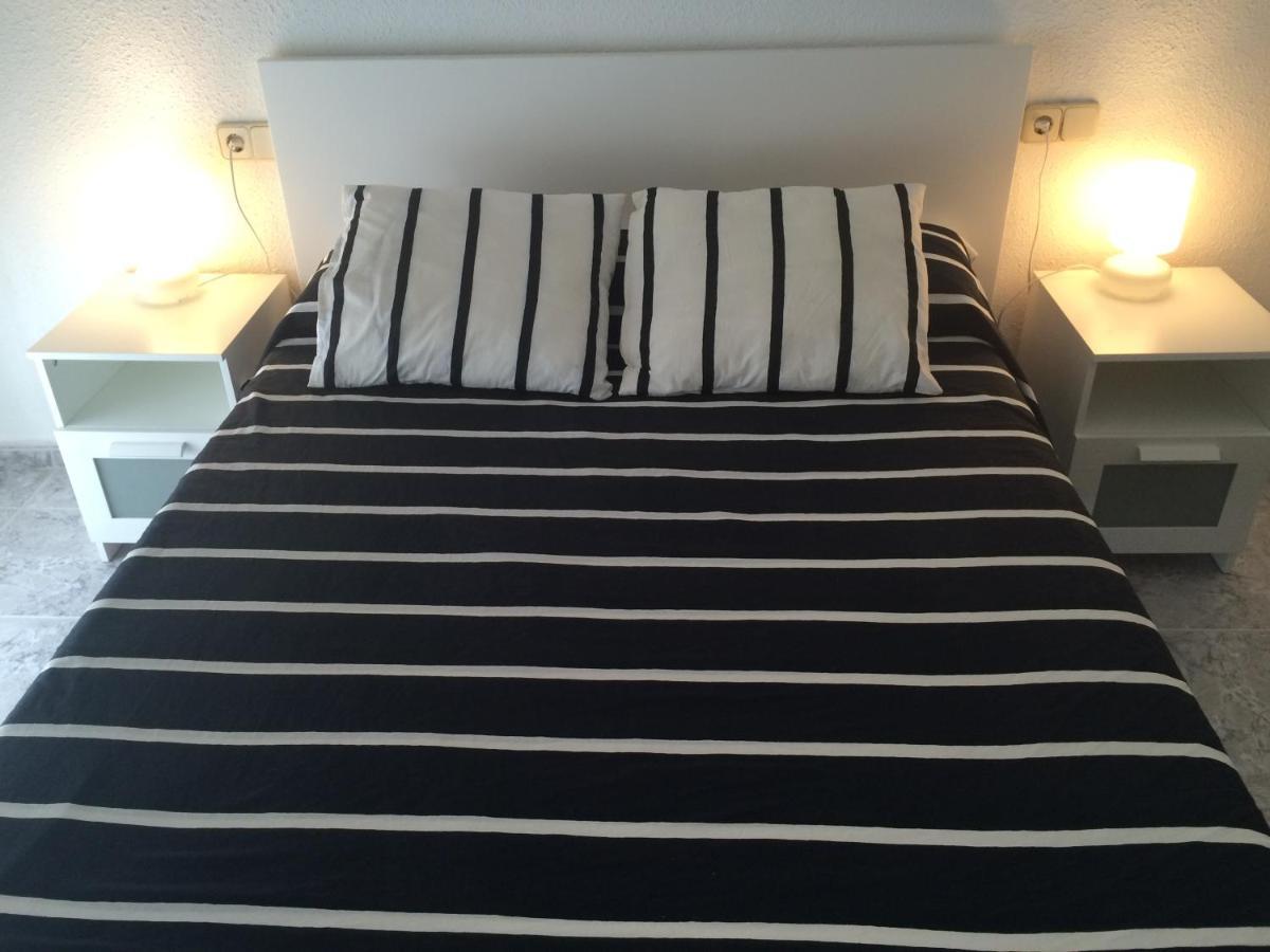 Malvarrosa Beach Rooms Валенсия Стая снимка