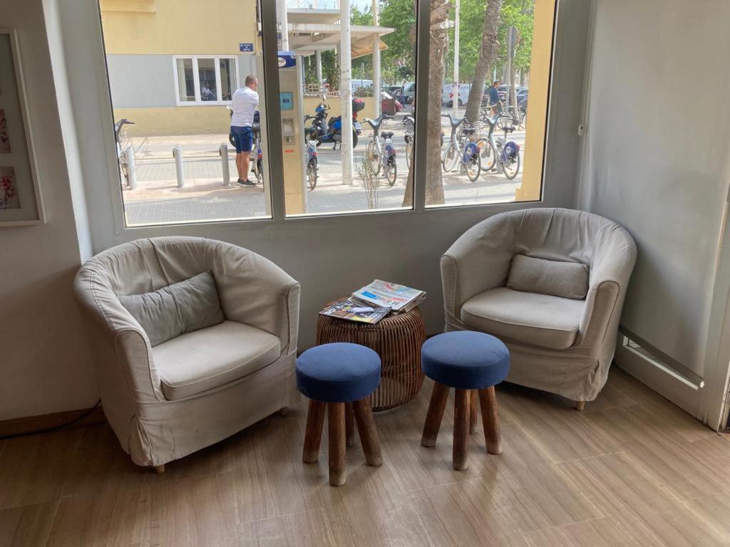 Malvarrosa Beach Rooms Валенсия Екстериор снимка