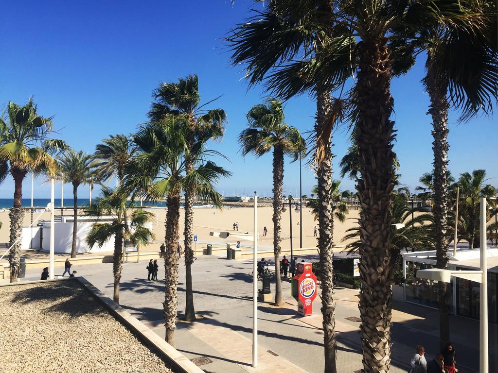 Malvarrosa Beach Rooms Валенсия Екстериор снимка