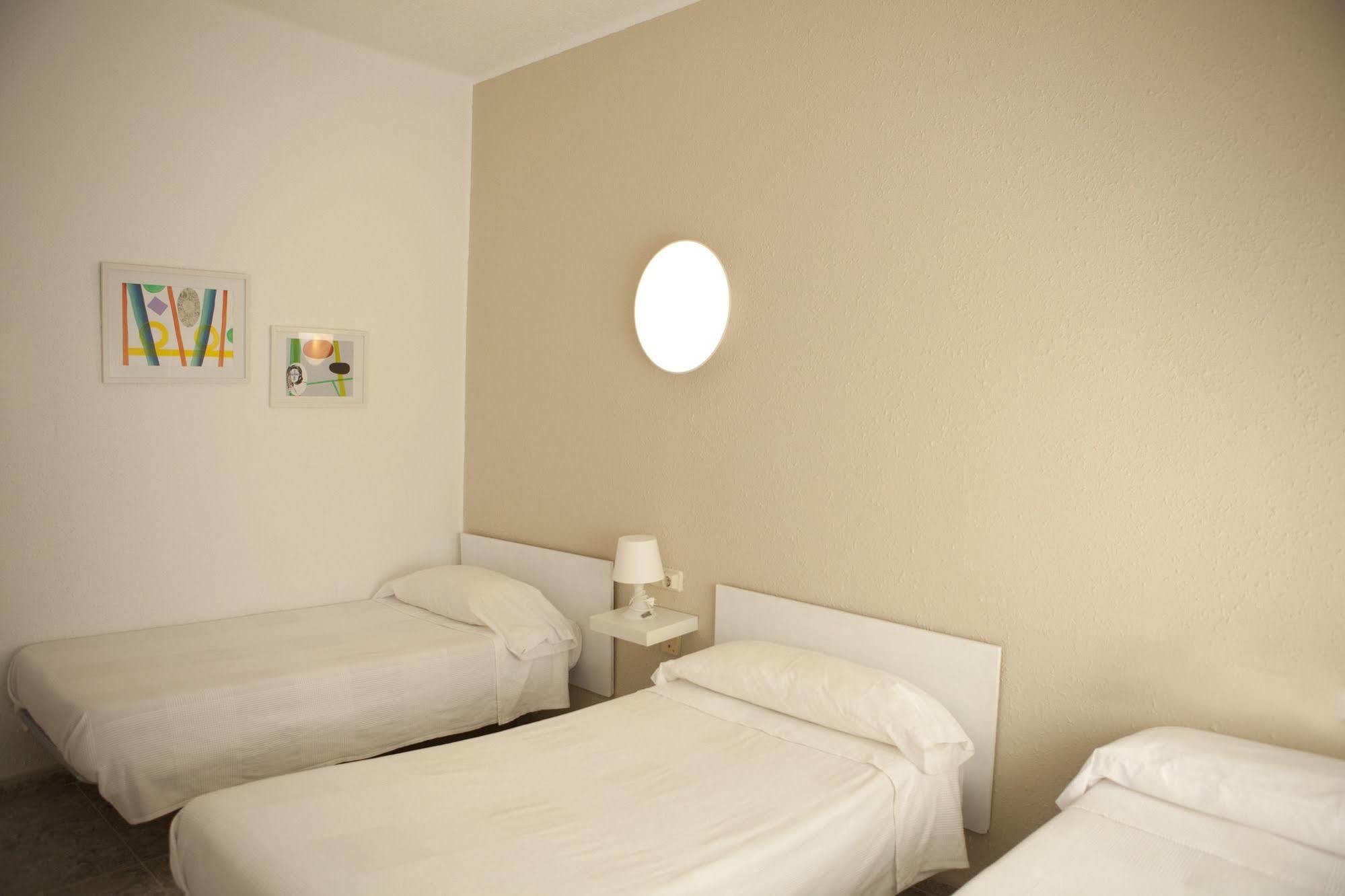 Malvarrosa Beach Rooms Валенсия Екстериор снимка